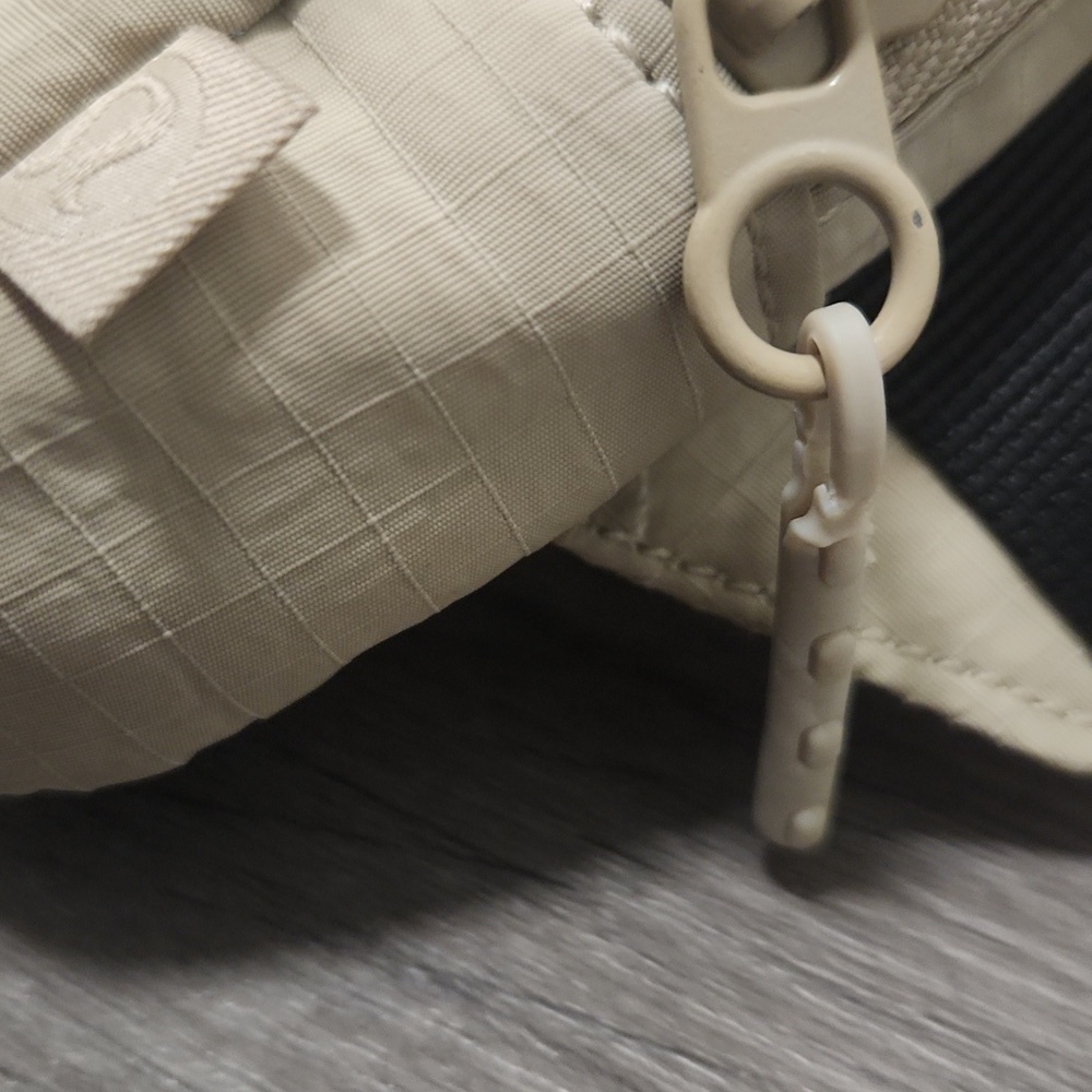 lululemon athletica Mini Belt Bag Khaki And Red Tote Bag - Picture 8 of 8